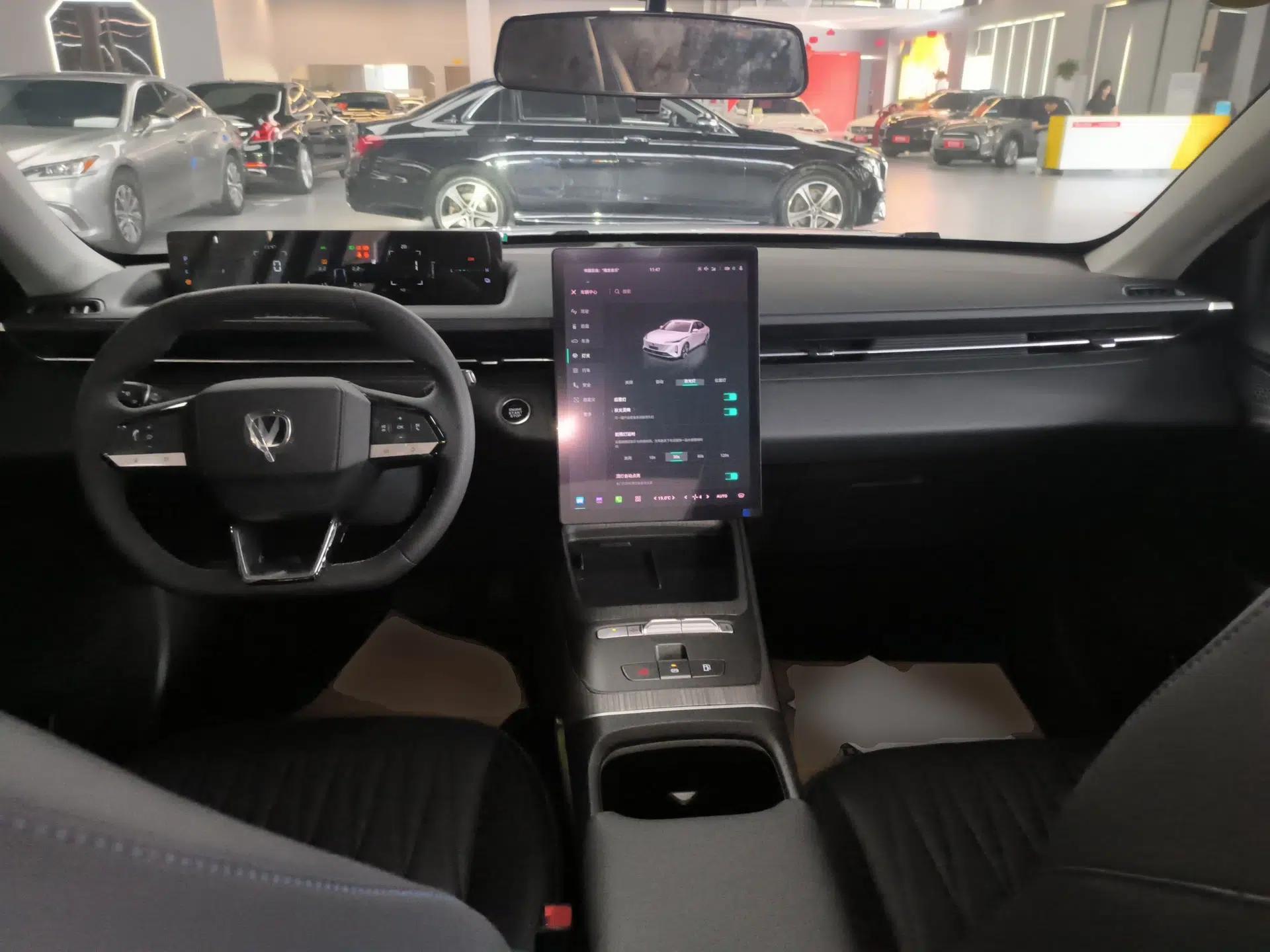 CHANGAN Eado PHEV 2025 Smart New Blue Whale 145KM Battleship Edition — миниатюра 13