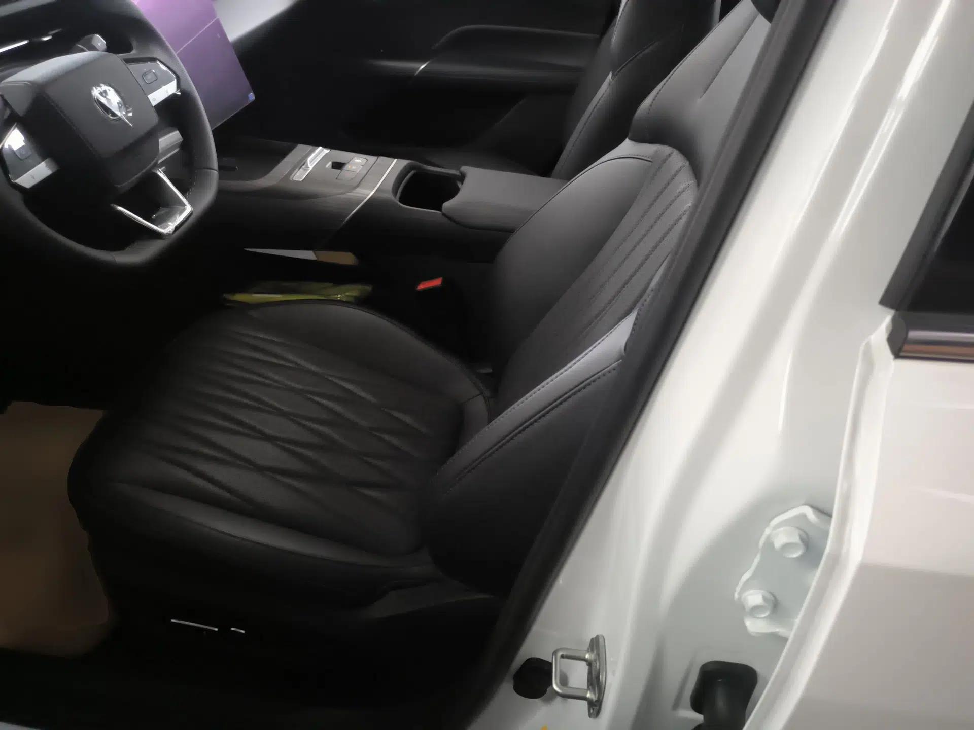 CHANGAN Eado PHEV 2025 Smart New Blue Whale 145KM Battleship Edition — миниатюра 18