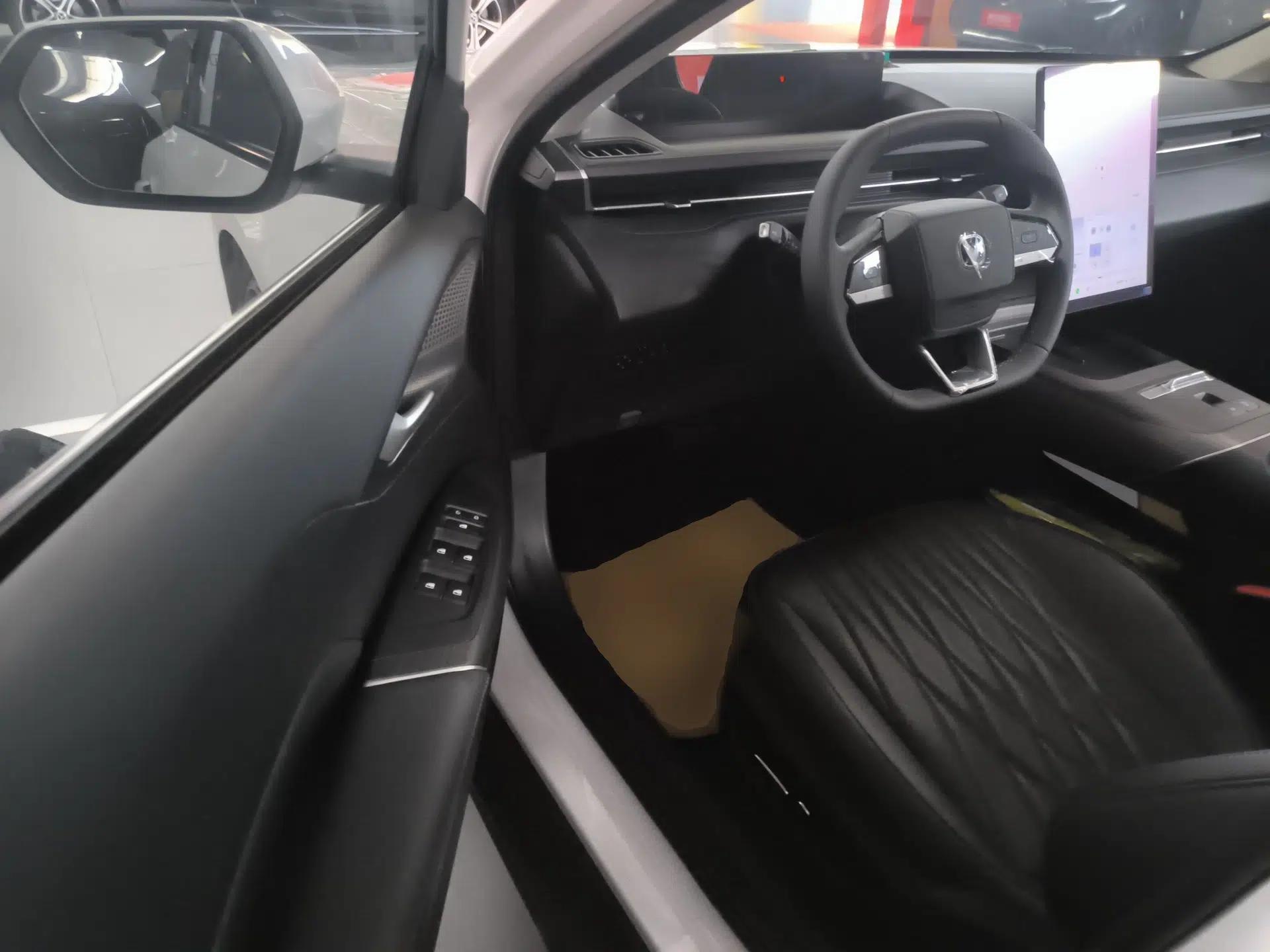 CHANGAN Eado PHEV 2025 Smart New Blue Whale 145KM Battleship Edition — миниатюра 19