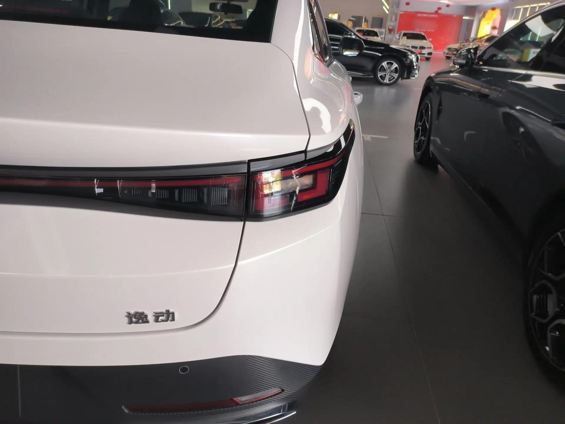 CHANGAN Eado PHEV 2025 Smart New Blue Whale 145KM Battleship Edition — миниатюра 7