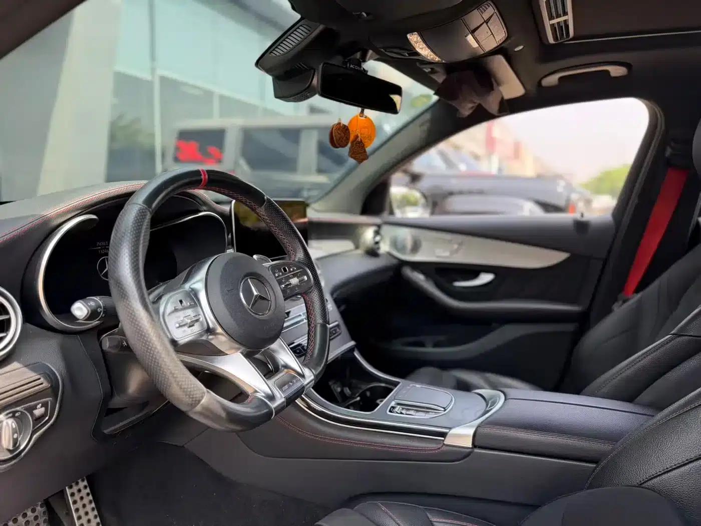 Mercedes-Benz GLC Coupe AMG 2020 AMG GLC 43 4MATIC Coupe SUV — миниатюра 7