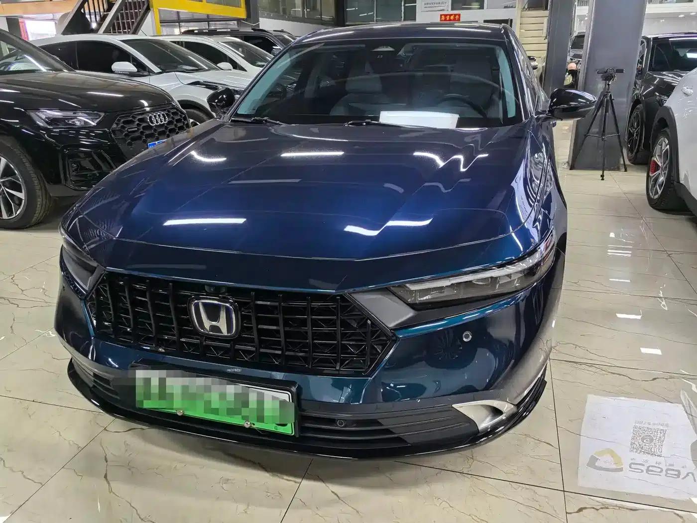 Accord PHEV 2023 2.0L e:PHEV Flagship Edition — миниатюра 2