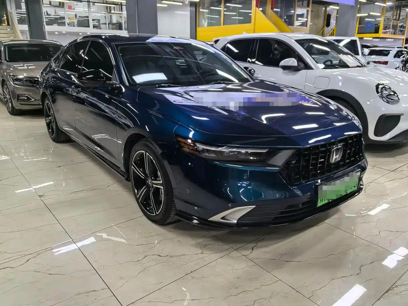 Accord PHEV 2023 2.0L e:PHEV Flagship Edition — миниатюра 3