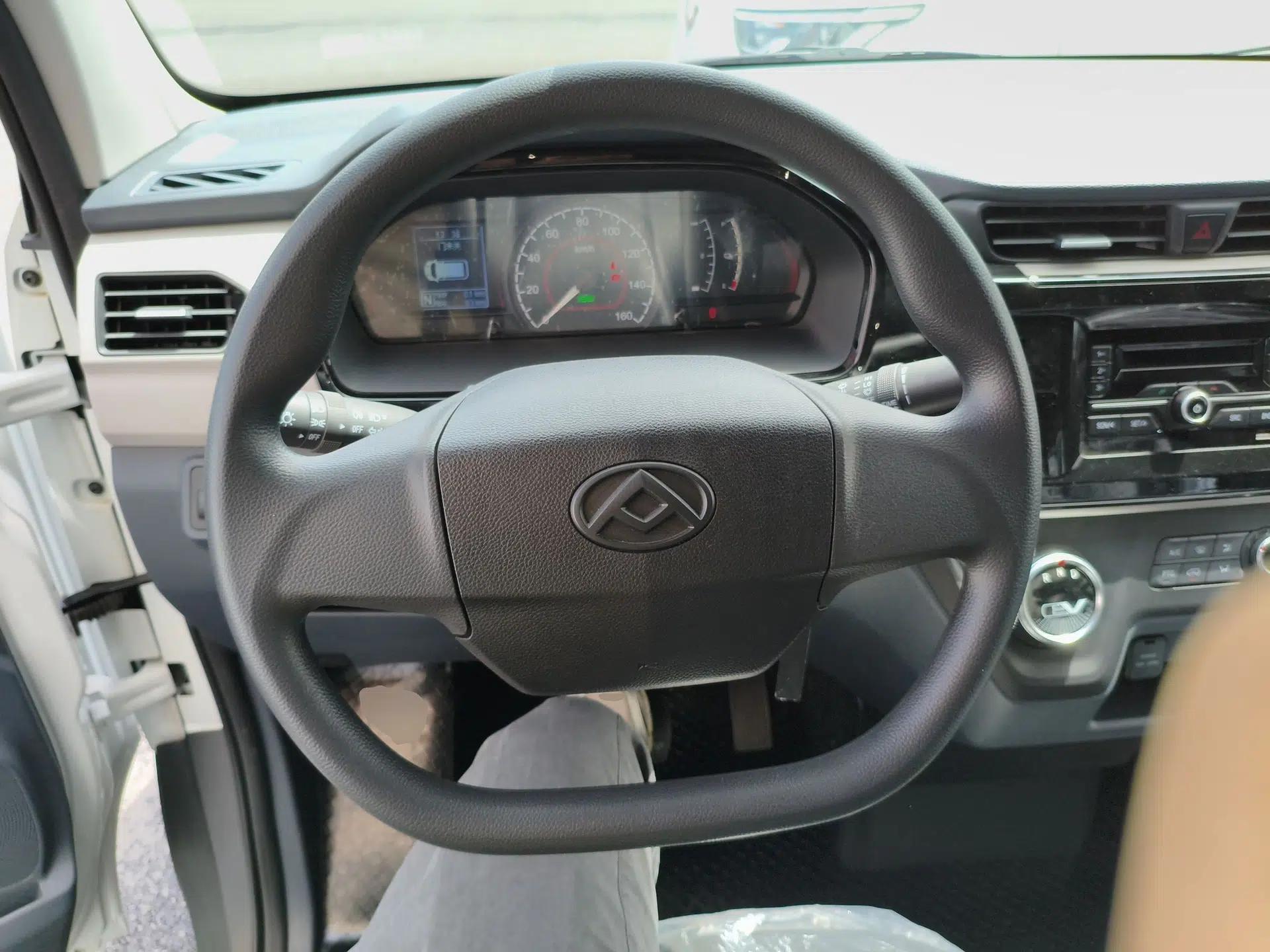 SAIC MAXUS EV30 2023 Pure-Electric Smart Logistics Expert with Long Wheelbase Guoxuan — миниатюра 13