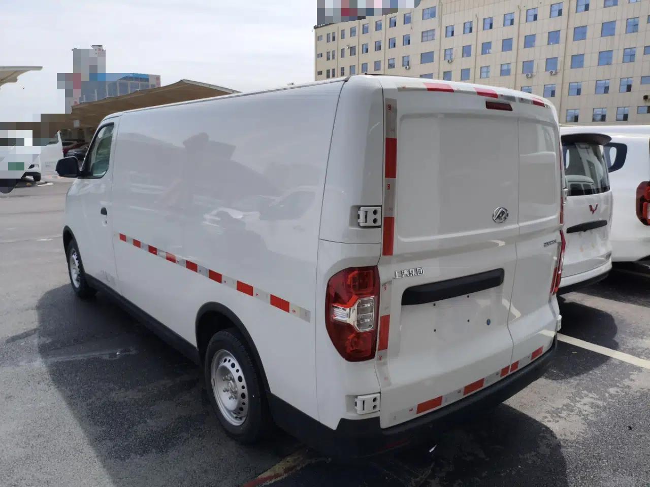 SAIC MAXUS EV30 2023 Pure-Electric Smart Logistics Expert with Long Wheelbase Guoxuan — миниатюра 7
