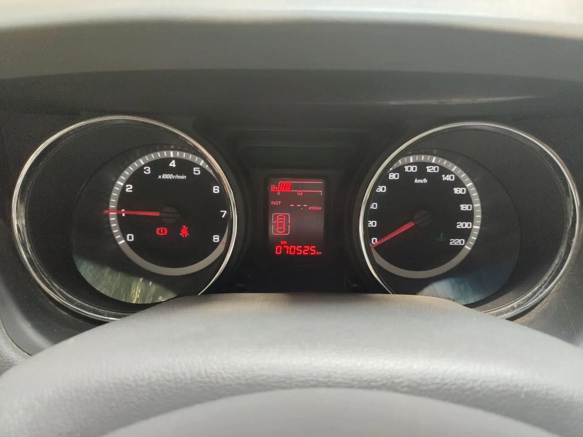 Dongfeng Aeolus A60 2014 1.6L Manual Luxury Model — миниатюра 12