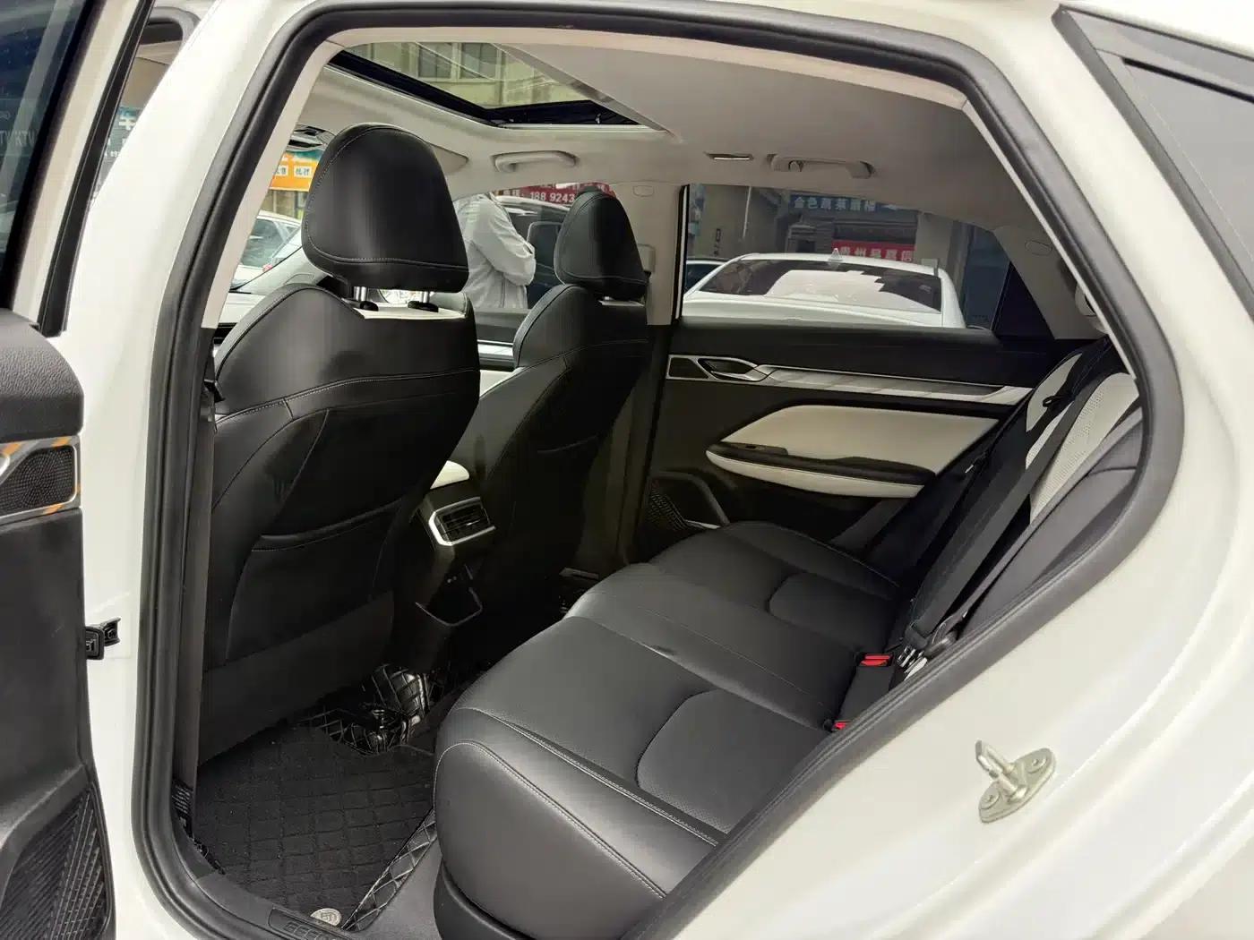 Geely Emgrand L 2022 1.4T CVT Flagship Edition — миниатюра 12