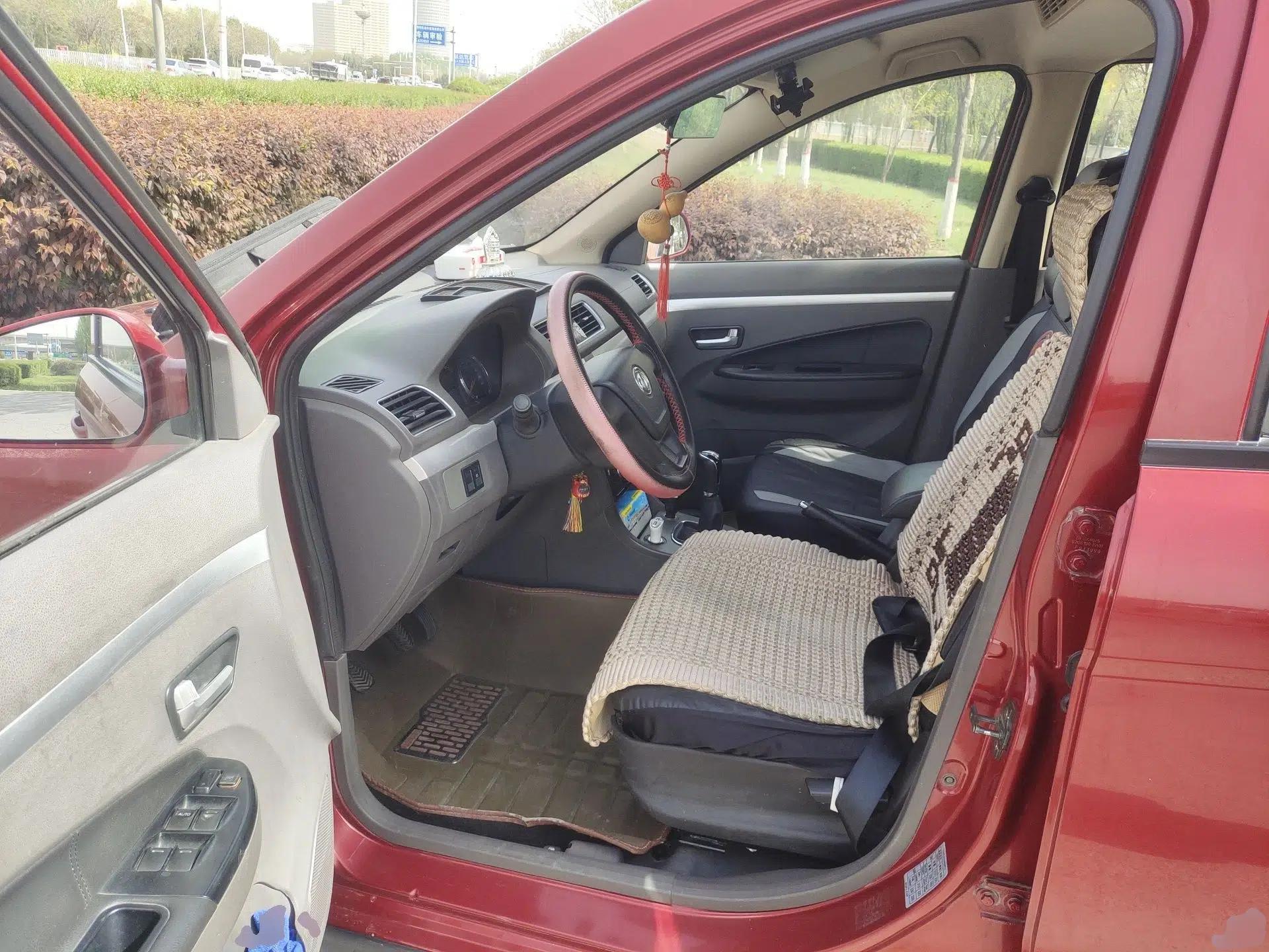 Dongfeng Fengon 360 2015 1.5L Manual Comfort 7-Seater China IV Standard — миниатюра 17