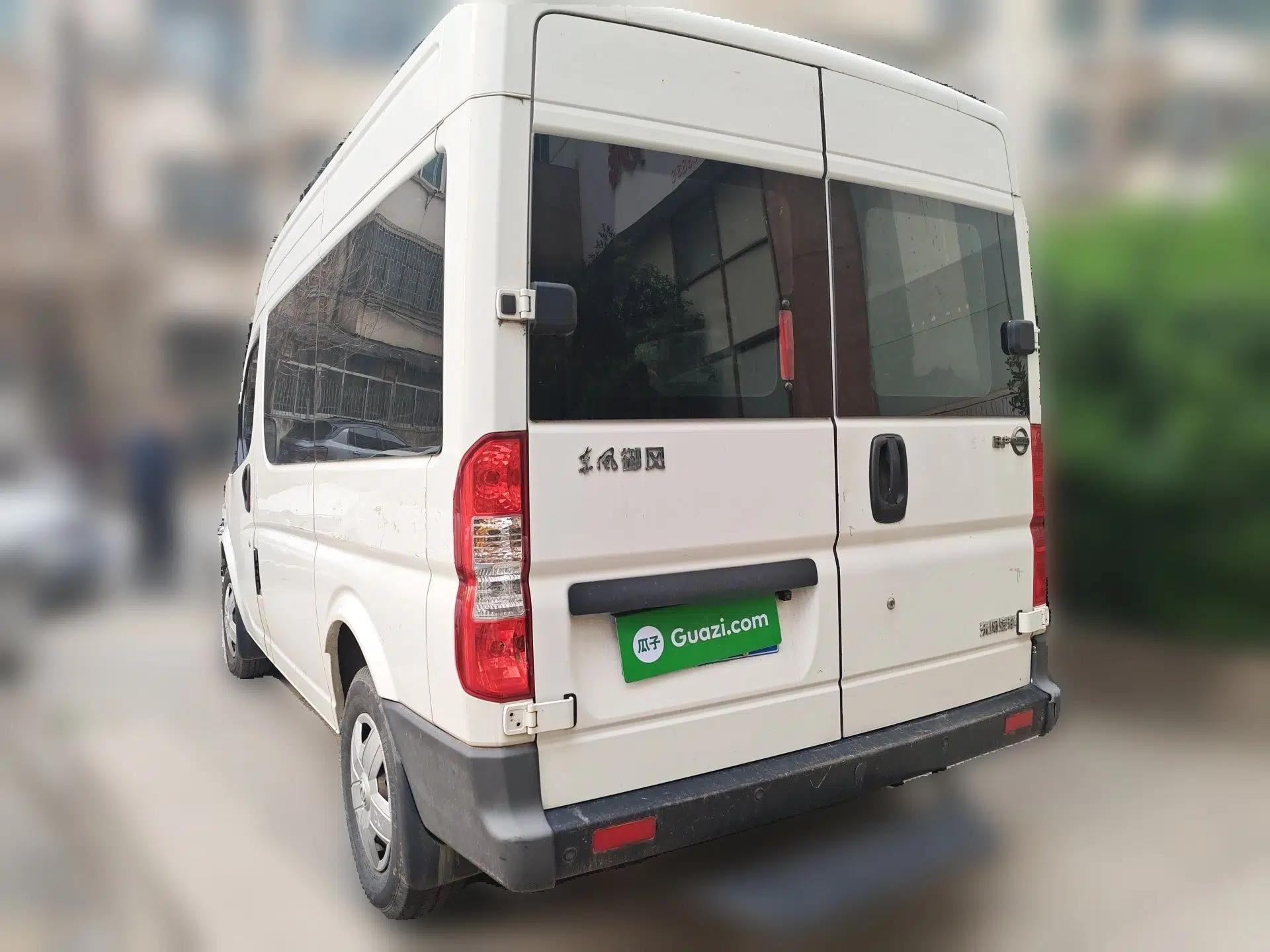 Dongfeng Yufeng 2014 2.5T YuliBao Logistics Vehicle Standard Features Include Short Wheelbase with Mid-Roof ZD25 — миниатюра 4