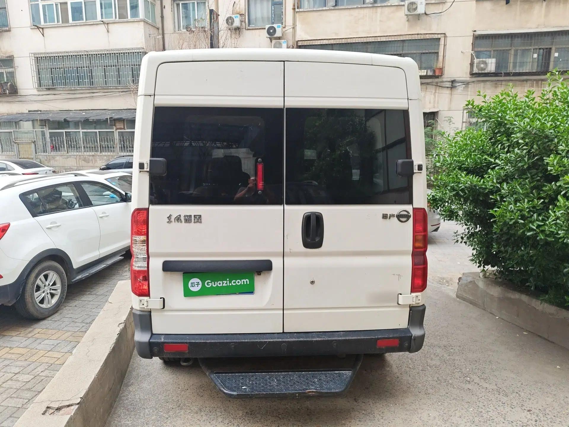 Dongfeng Yufeng 2014 2.5T YuliBao Logistics Vehicle Standard Features Include Short Wheelbase with Mid-Roof ZD25 — миниатюра 5