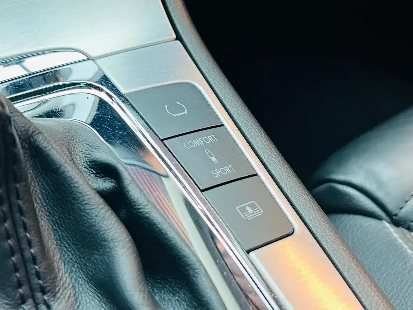 Volkswagen CC 2009 3.6FSI Top-of-the-line version — миниатюра 19