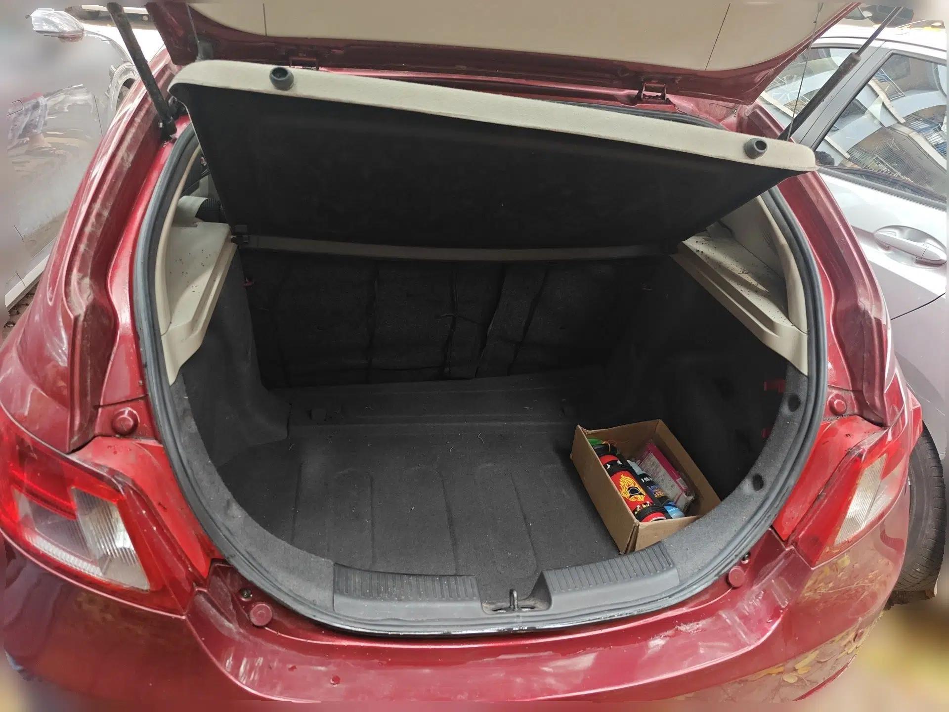 Geely Auto Classic Emgrand 2010 Hatchback 1.5L Manual Comfort Edition — миниатюра 20