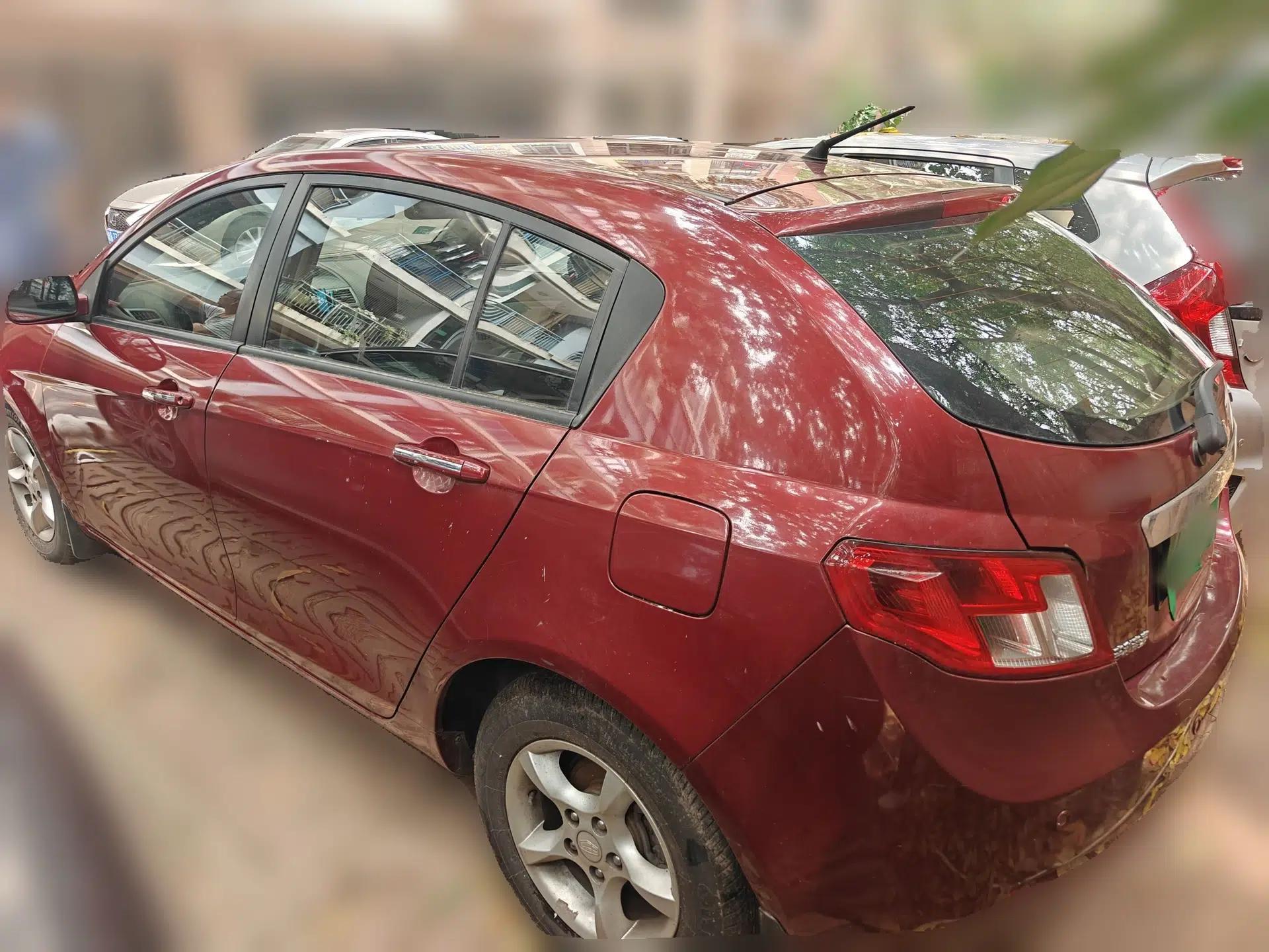 Geely Auto Classic Emgrand 2010 Hatchback 1.5L Manual Comfort Edition — миниатюра 4
