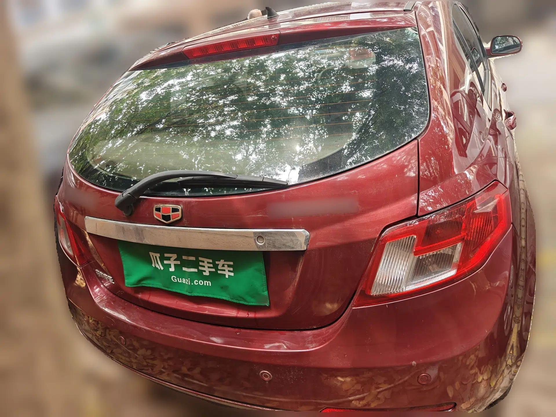 Geely Auto Classic Emgrand 2010 Hatchback 1.5L Manual Comfort Edition — миниатюра 5