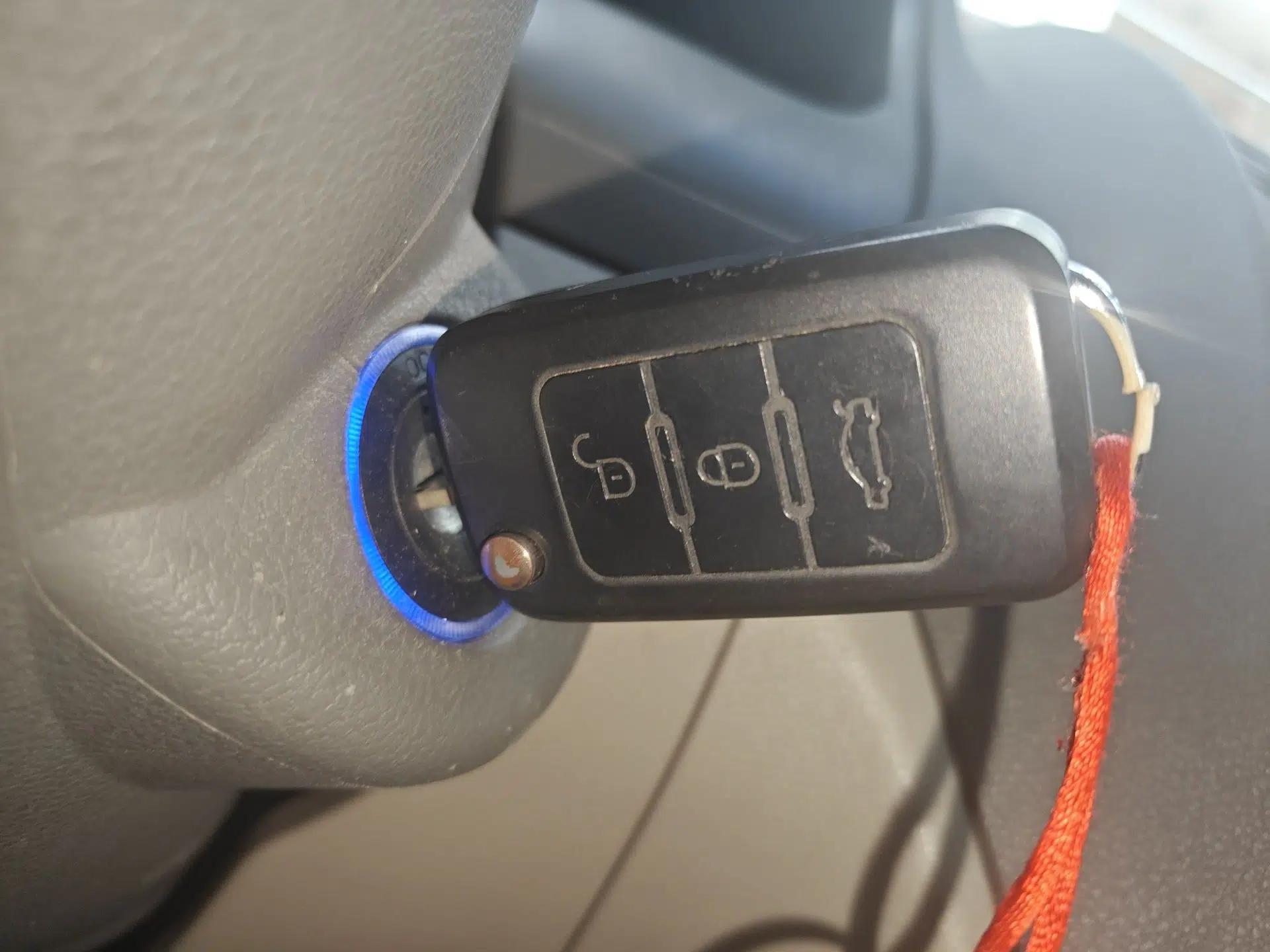 Geely Auto Classic Emgrand 2010 Hatchback 1.5L Manual Comfort Edition — миниатюра 9
