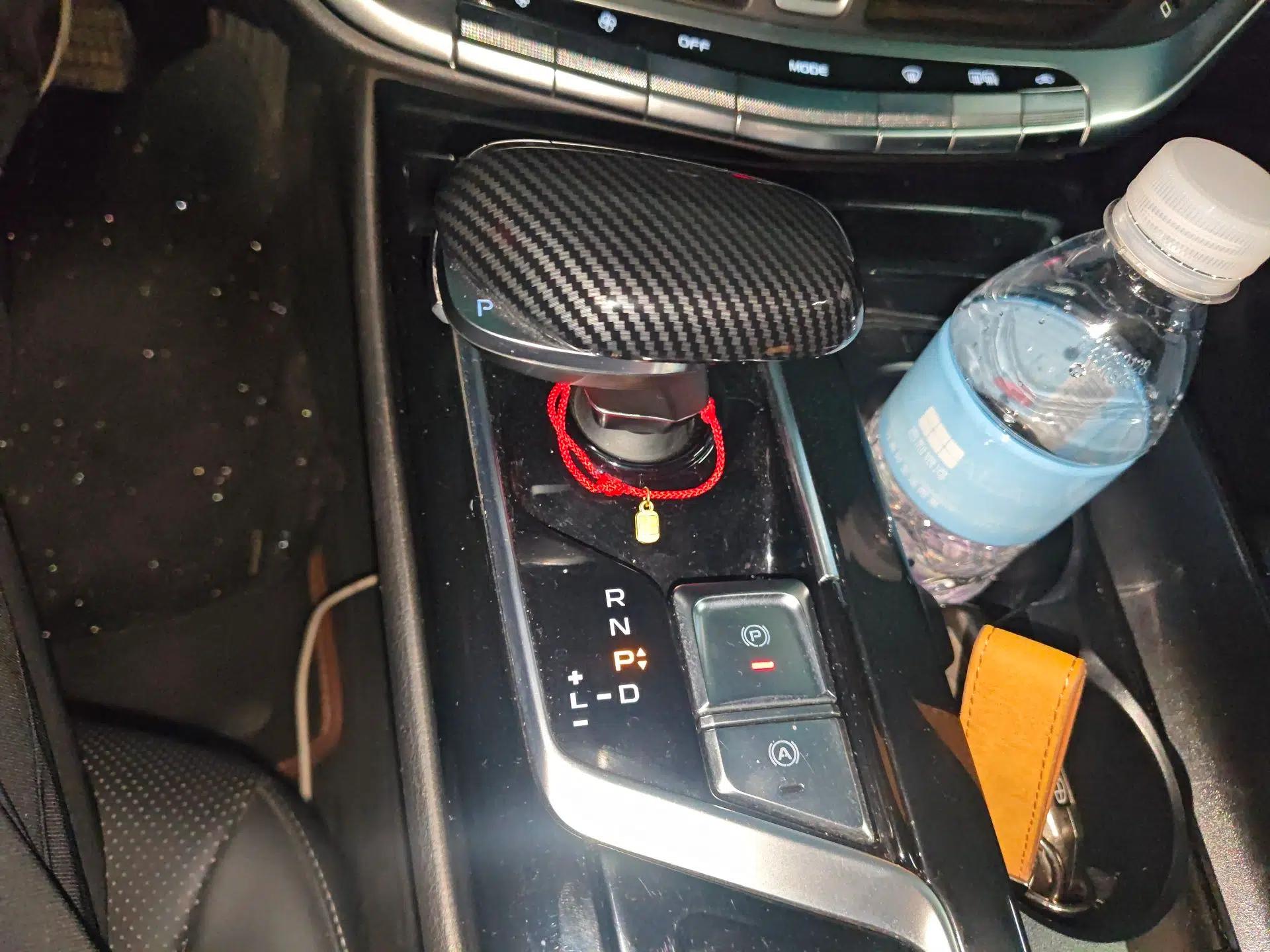 Geely Auto Emgrand GT New Energy 2018 1.5T PHEV Yaoyue Edition — миниатюра 15