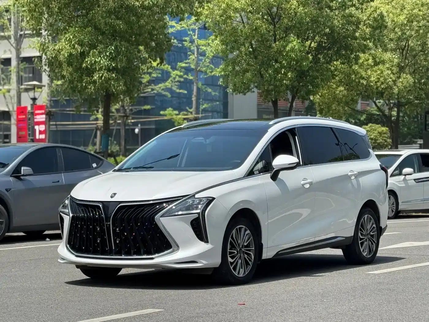 Fengxing Yacht 2024 1.5T DCT Ocean View Edition — миниатюра 1