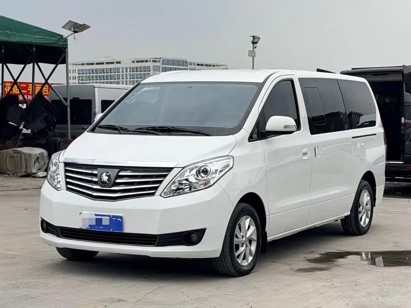 Lingzhi PLUS 2023 2.0L Manual Comfort CNG 9-seater — миниатюра 1
