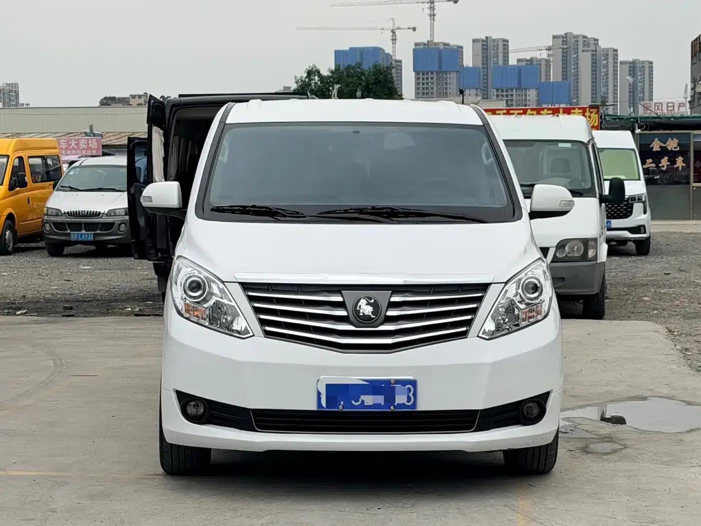 Lingzhi PLUS 2023 2.0L Manual Comfort CNG 9-seater — миниатюра 2