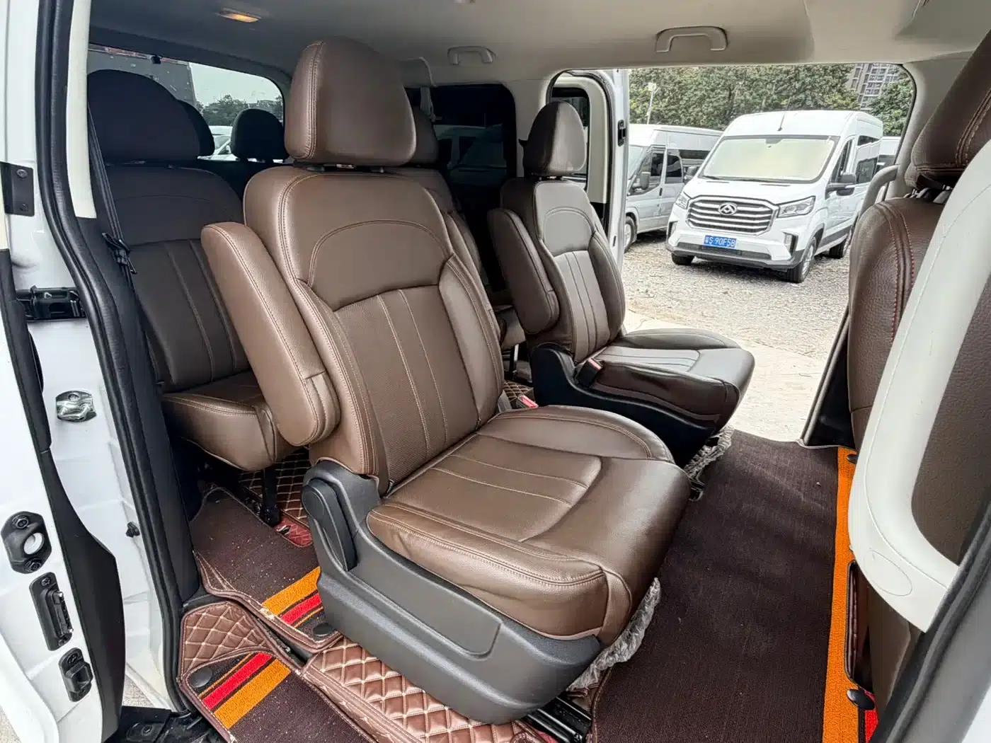 Lingzhi PLUS 2023 2.0L Manual Comfort CNG 9-seater — миниатюра 11