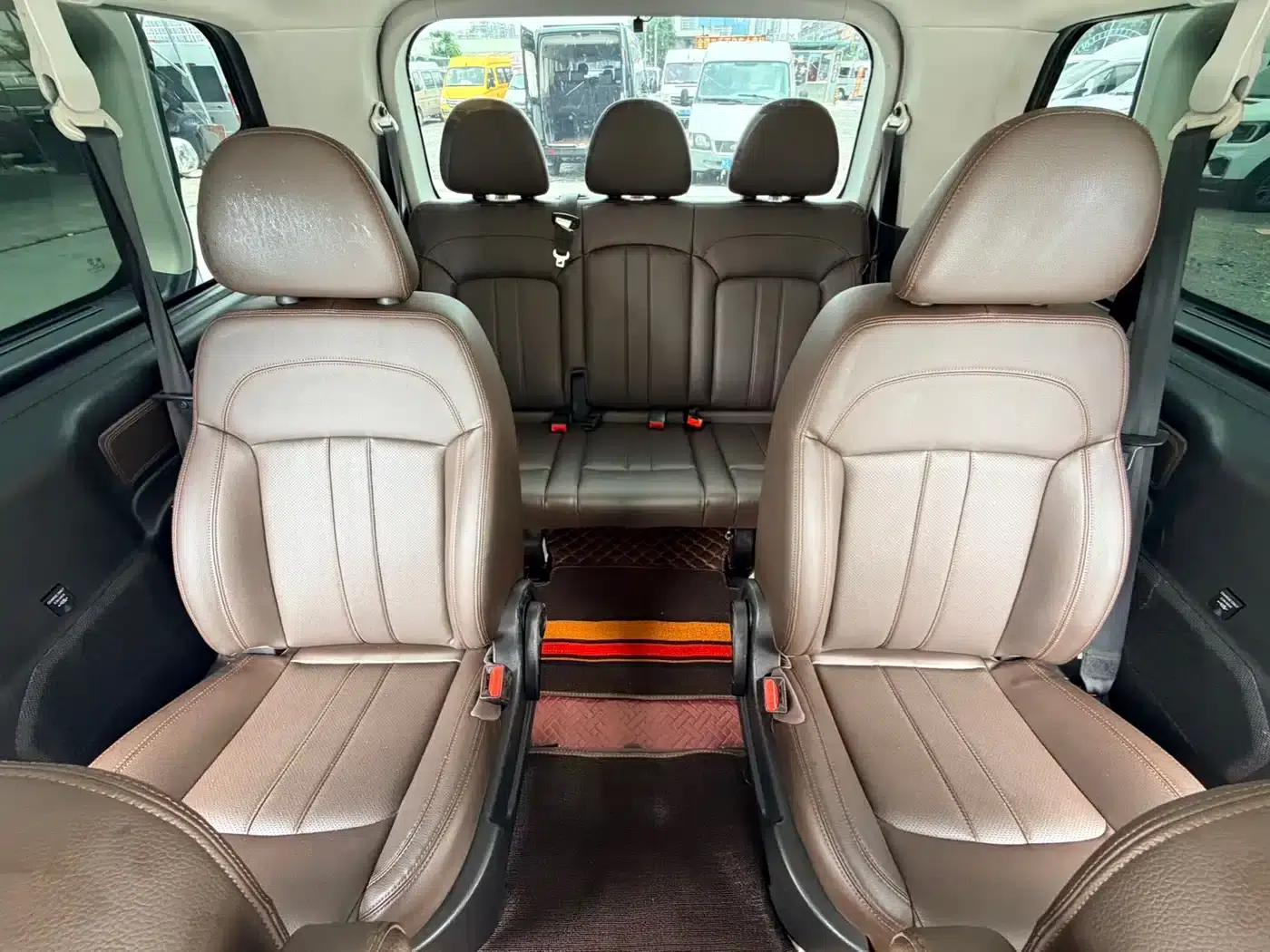 Lingzhi PLUS 2023 2.0L Manual Comfort CNG 9-seater — миниатюра 12
