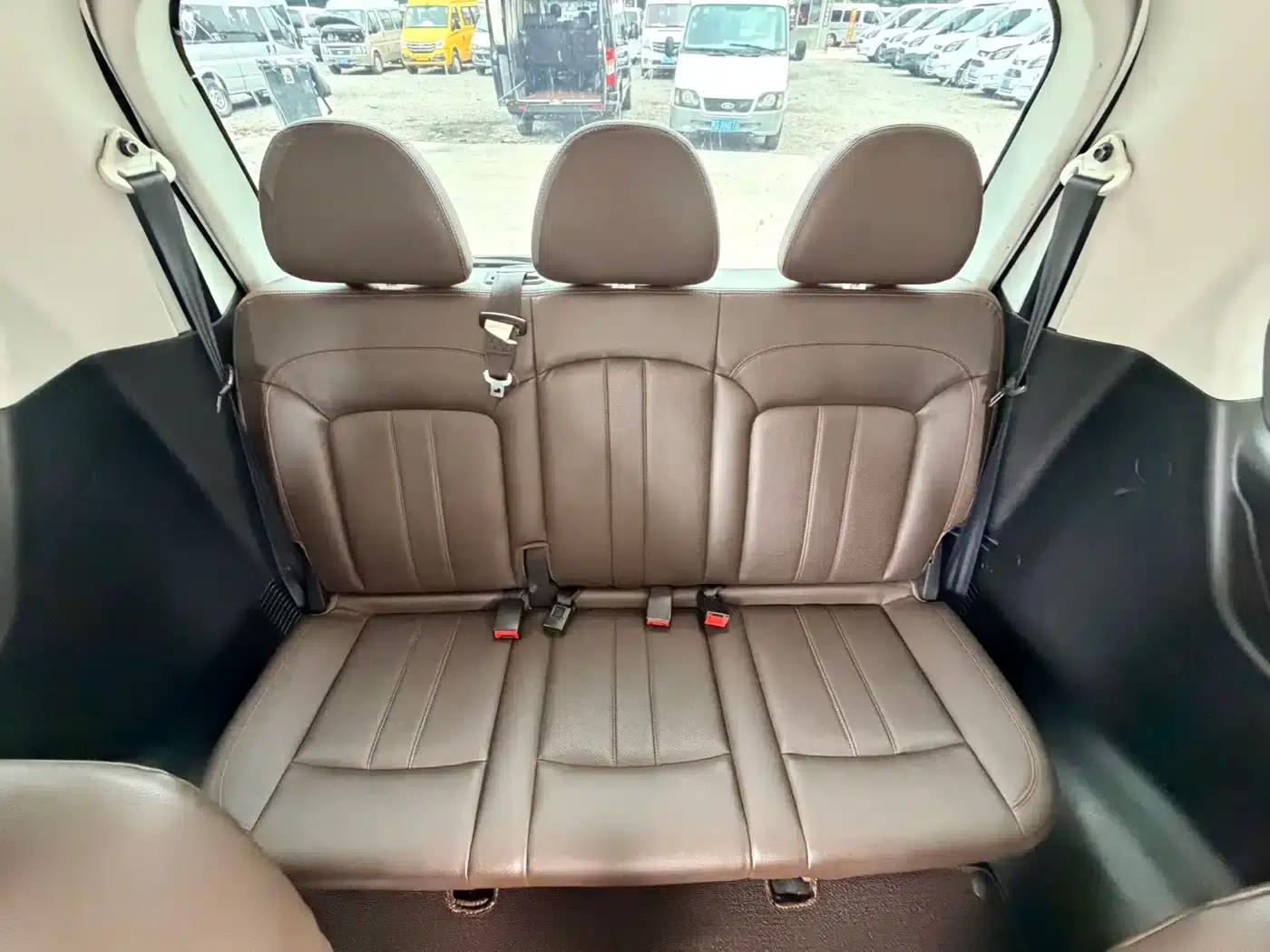 Lingzhi PLUS 2023 2.0L Manual Comfort CNG 9-seater — миниатюра 13