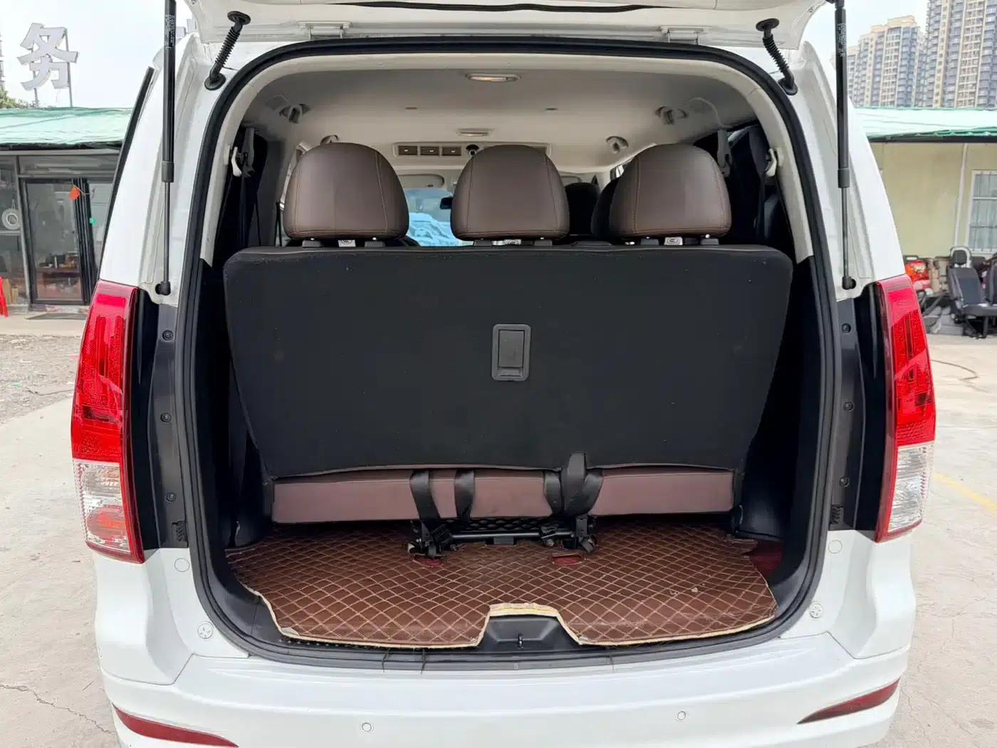 Lingzhi PLUS 2023 2.0L Manual Comfort CNG 9-seater — миниатюра 15