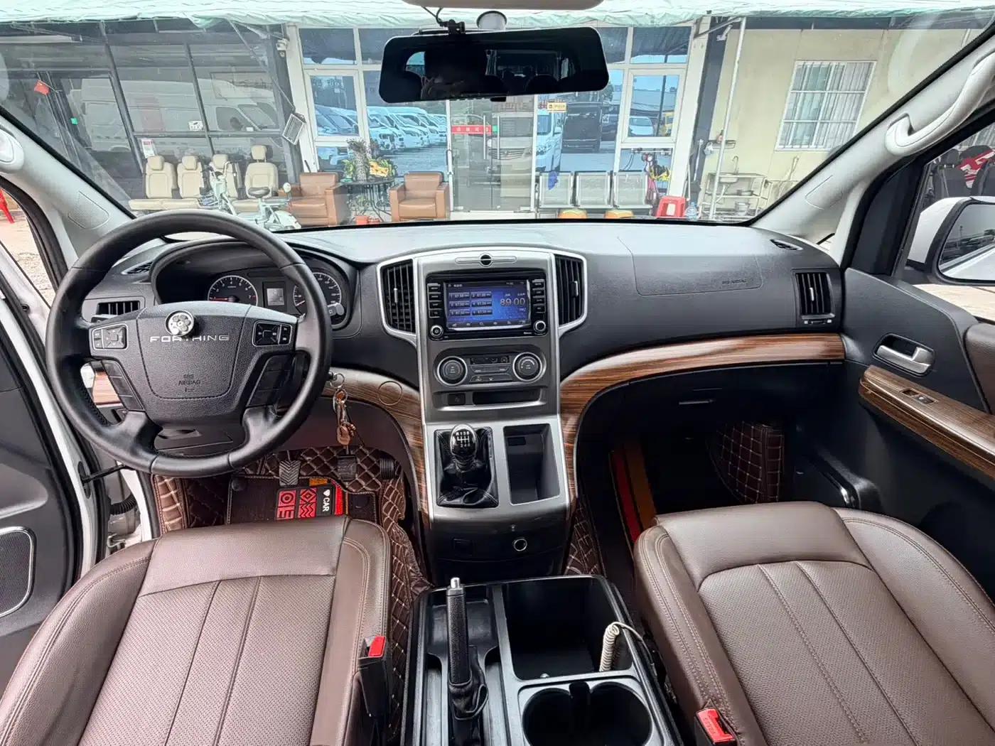 Lingzhi PLUS 2023 2.0L Manual Comfort CNG 9-seater — миниатюра 9