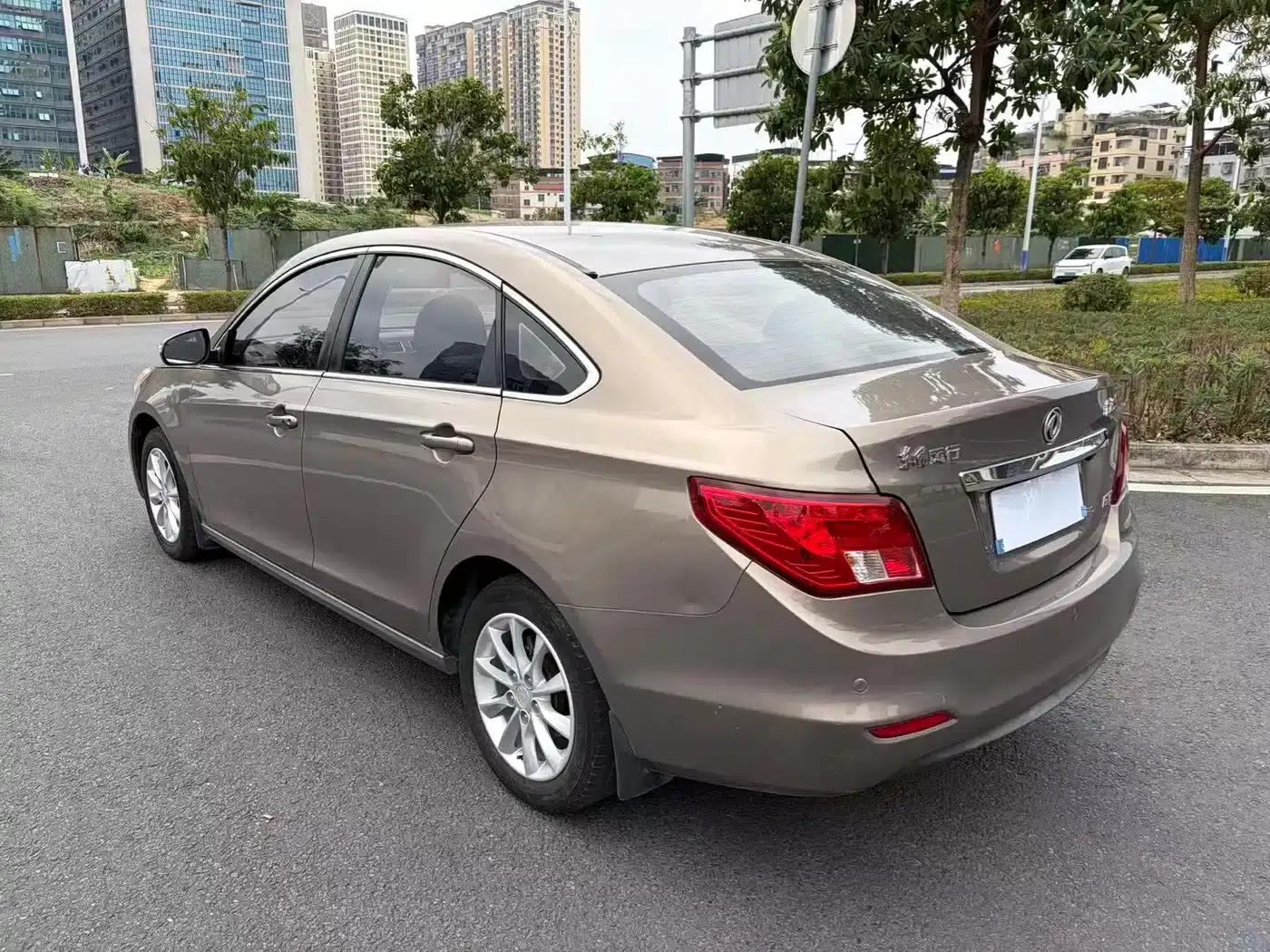 Jingyi S50 2014 1.6L CVT Flagship Edition — миниатюра 4