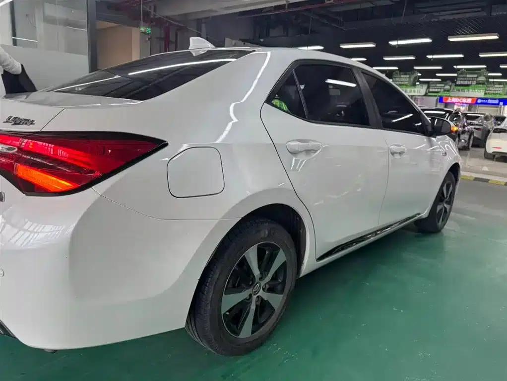 Levin Hybrid E+ 2019 1.8PH GS E-CVT Elite Edition — миниатюра 13