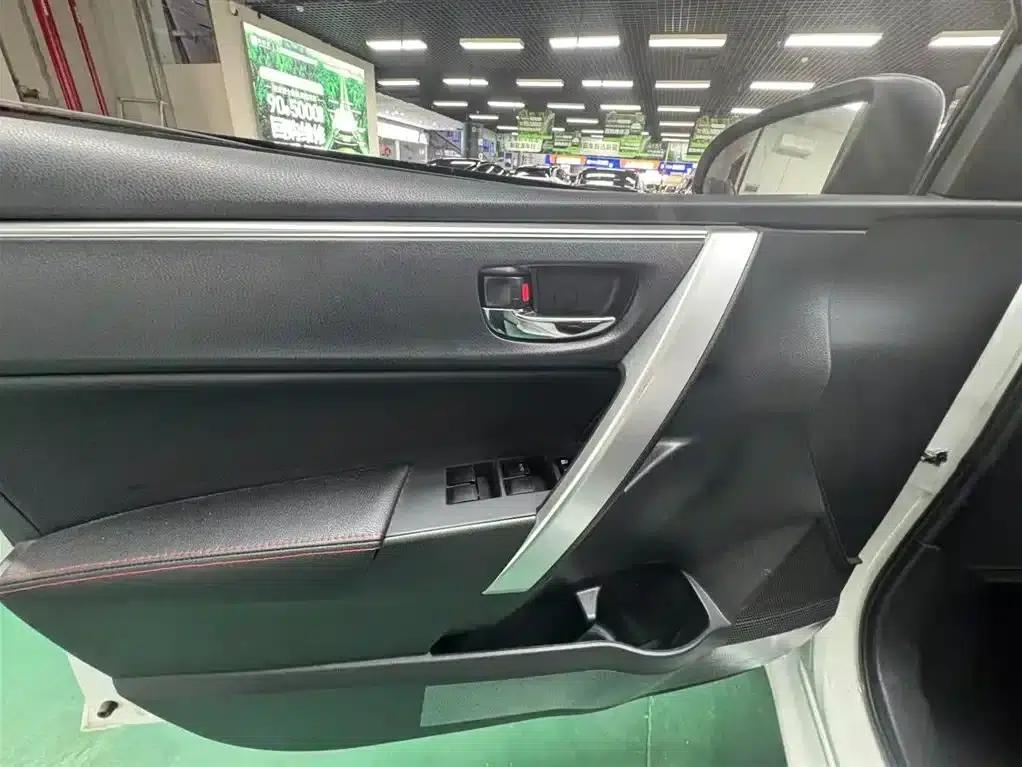 Levin Hybrid E+ 2019 1.8PH GS E-CVT Elite Edition — миниатюра 9