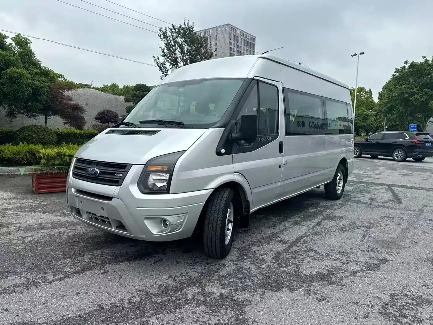 New Generation Ford Transit 2019 Model 2.2T Multi-functional Long Wheelbase Mid-roof 7-Seater National VI Emission Standard — миниатюра 1