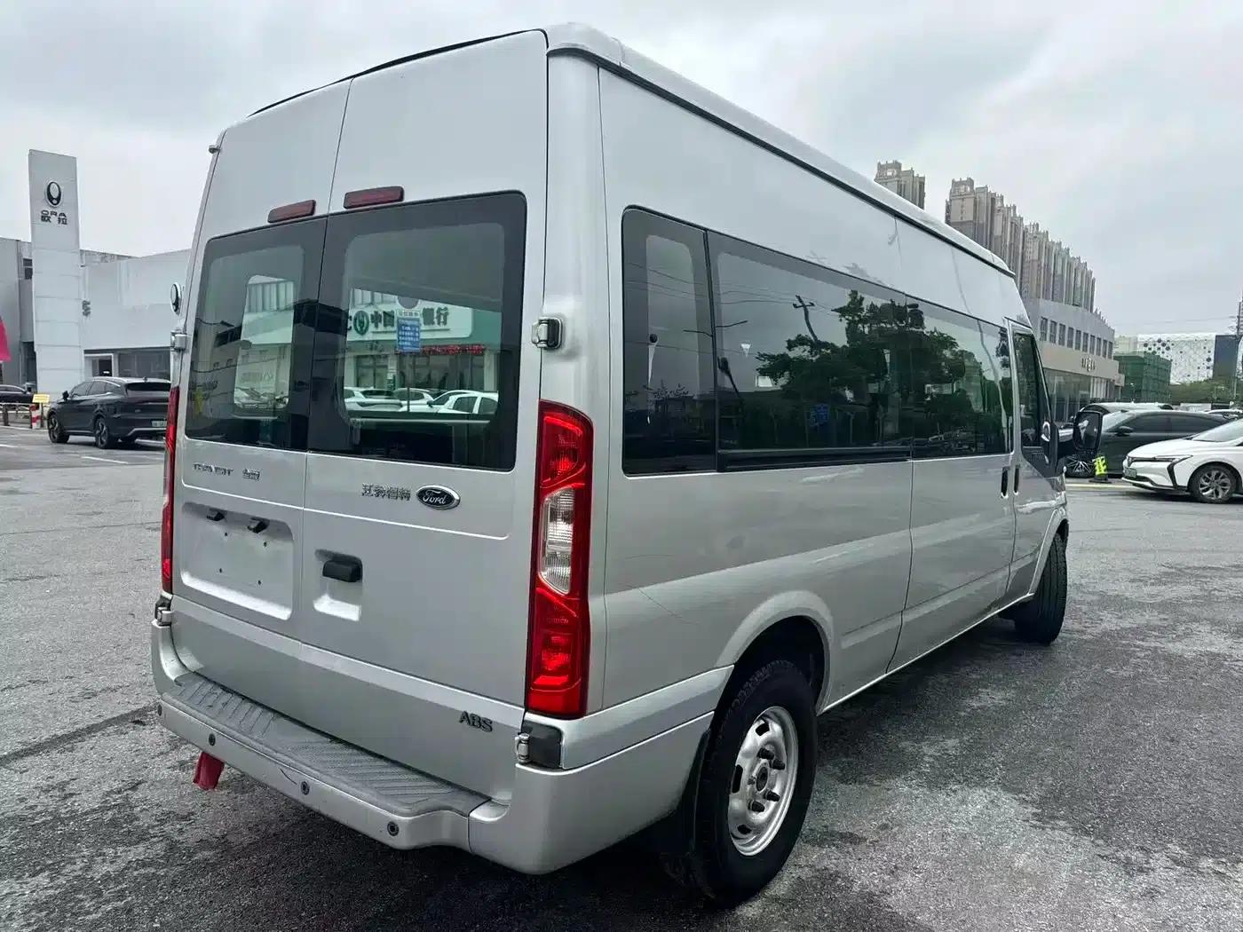 New Generation Ford Transit 2019 Model 2.2T Multi-functional Long Wheelbase Mid-roof 7-Seater National VI Emission Standard — миниатюра 10