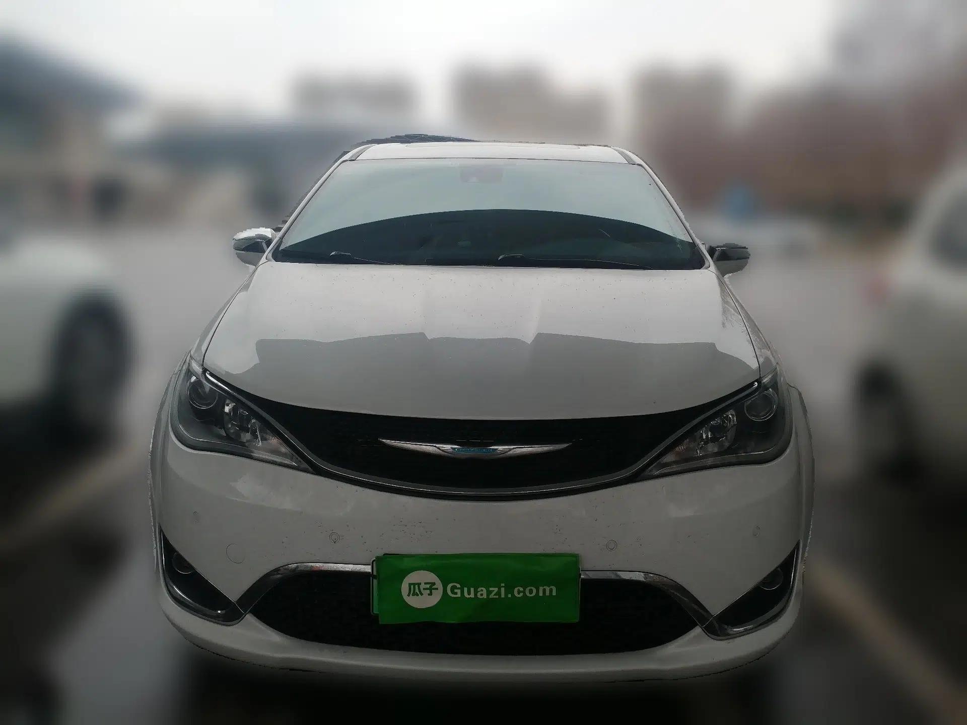Chrysler Grand Voyager PHEV 2019 3.6L Plug-in Hybrid — миниатюра 2