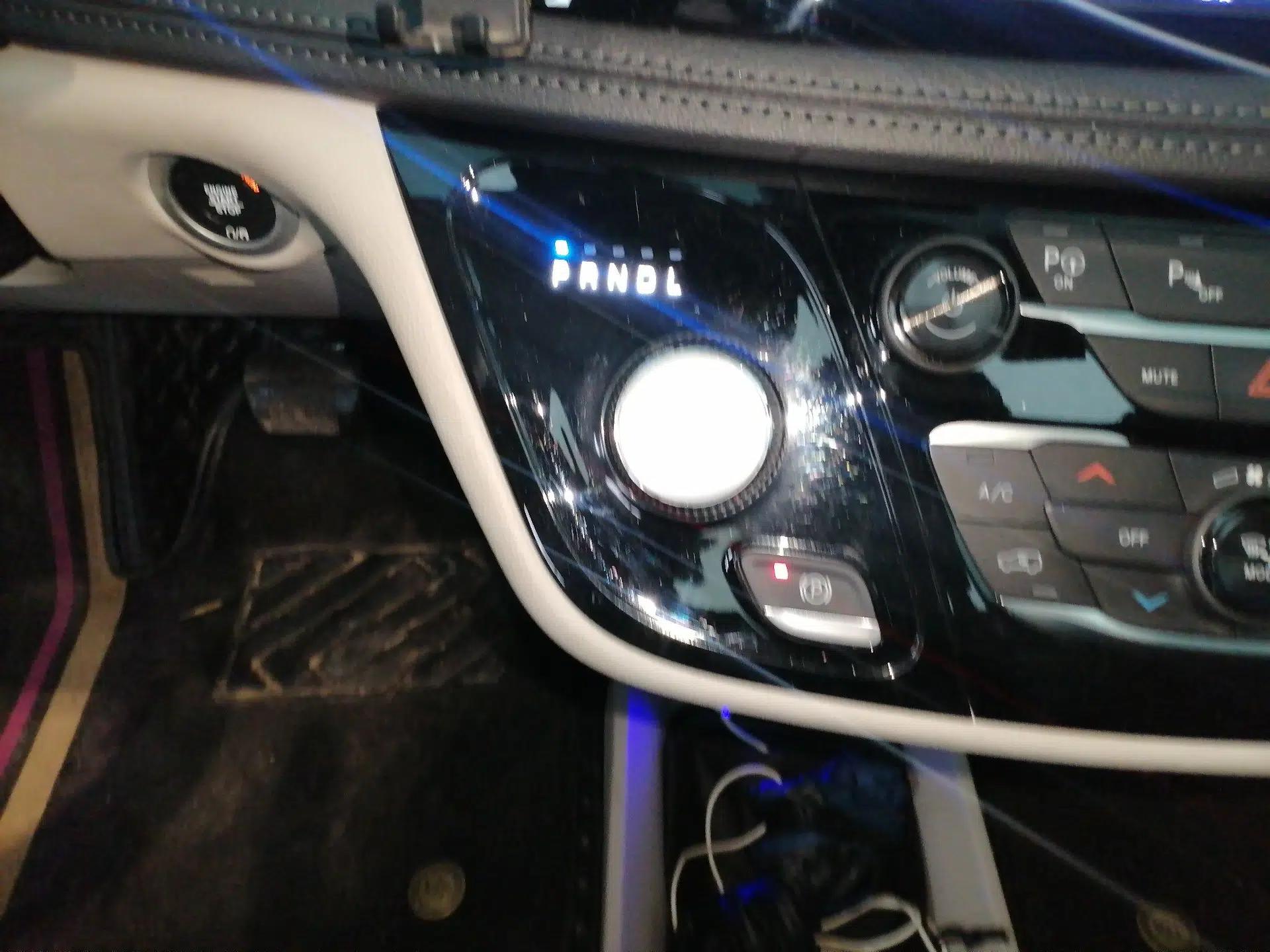 Chrysler Grand Voyager PHEV 2019 3.6L Plug-in Hybrid — миниатюра 15