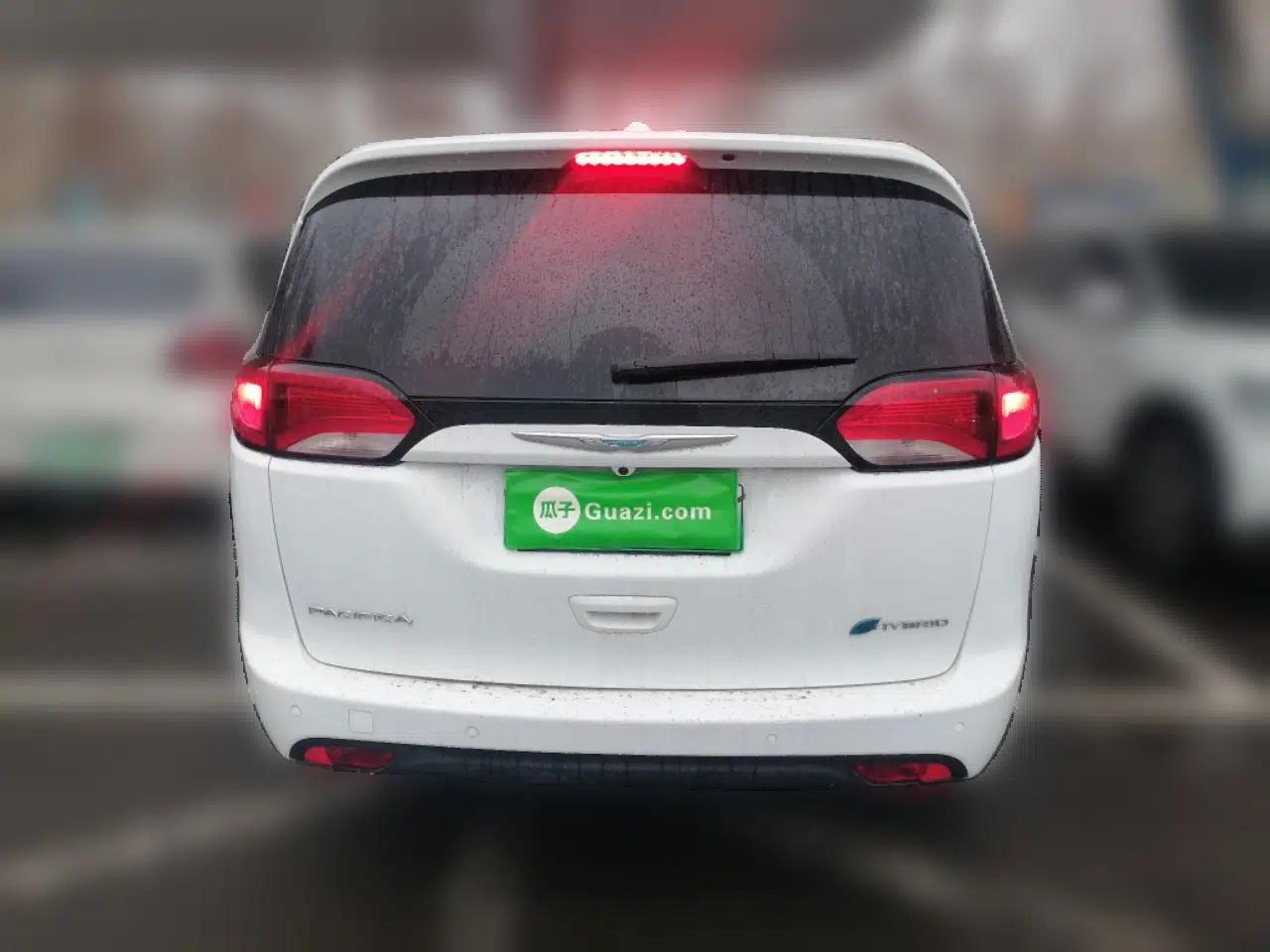 Chrysler Grand Voyager PHEV 2019 3.6L Plug-in Hybrid — миниатюра 5