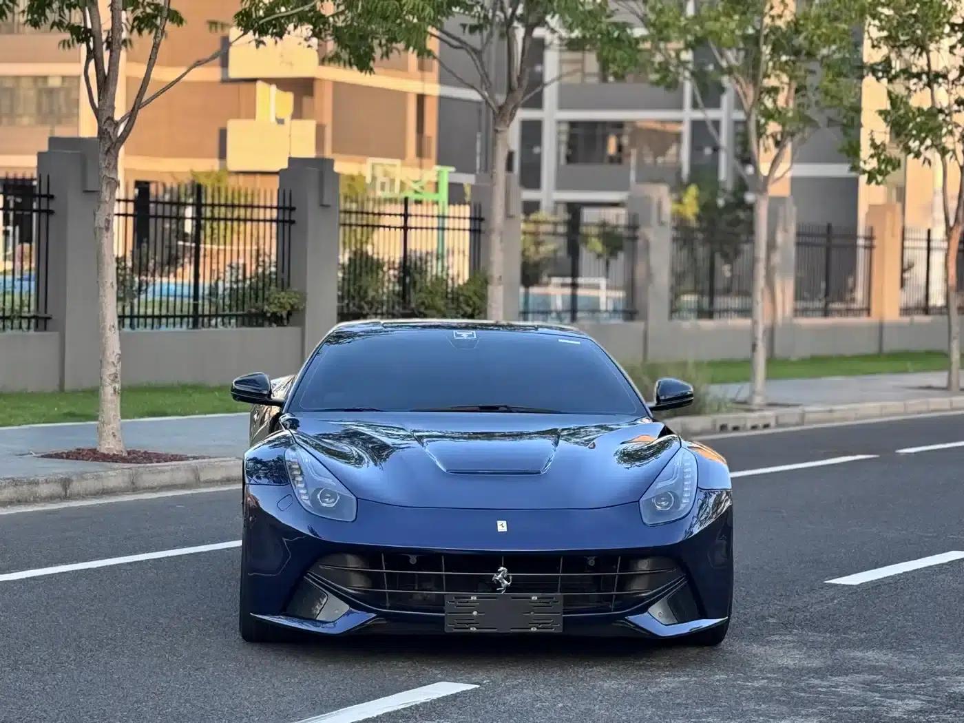 2013 F12berlinetta 6.3L Standard Model — миниатюра 3