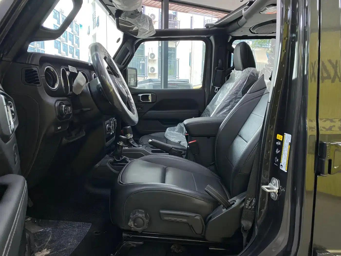 Gladiator 2023 3.6L Overland — миниатюра 2