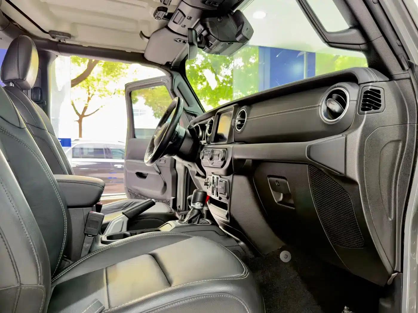 Jeep Wrangler New Energy 2021 Model 4-Door 2.0T 4xe Sahara First Edition — миниатюра 12