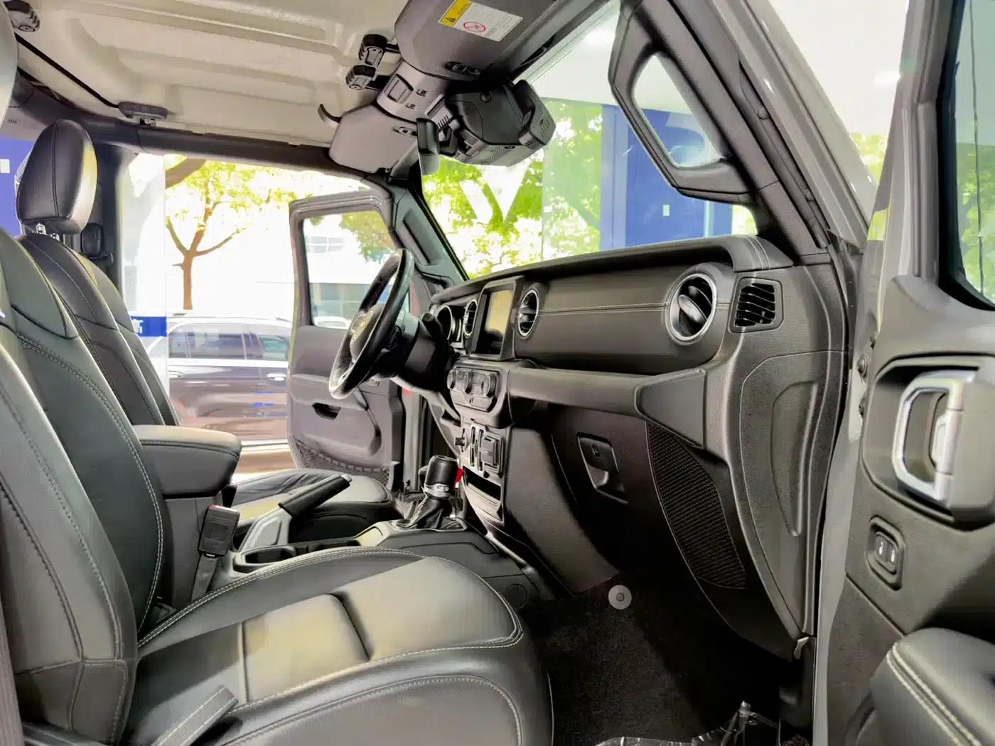 Jeep Wrangler New Energy 2021 Model 4-Door 2.0T 4xe Sahara First Edition — миниатюра 13