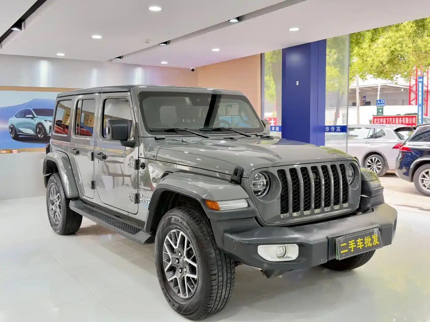 Jeep Wrangler New Energy 2021 Model 4-Door 2.0T 4xe Sahara First Edition — миниатюра 3