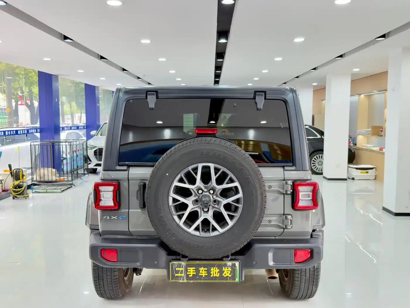 Jeep Wrangler New Energy 2021 Model 4-Door 2.0T 4xe Sahara First Edition — миниатюра 8