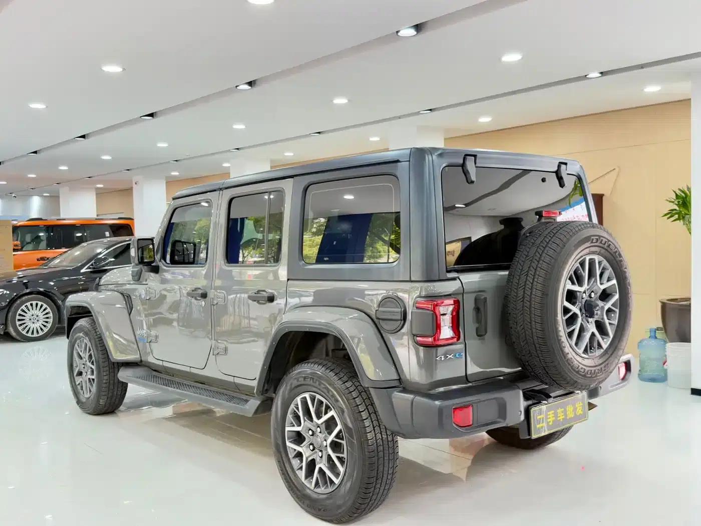 Jeep Wrangler New Energy 2021 Model 4-Door 2.0T 4xe Sahara First Edition — миниатюра 9