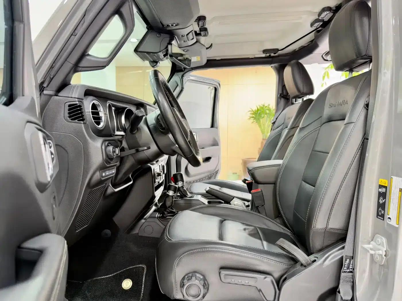 Jeep Wrangler New Energy 2021 Model 4-Door 2.0T 4xe Sahara First Edition — миниатюра 10