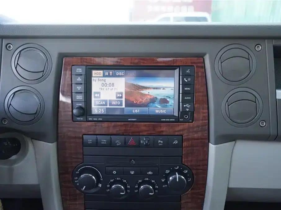 Commander 2008 4.7L Automatic — миниатюра 6