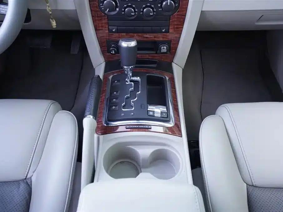 Commander 2008 4.7L Automatic — миниатюра 7