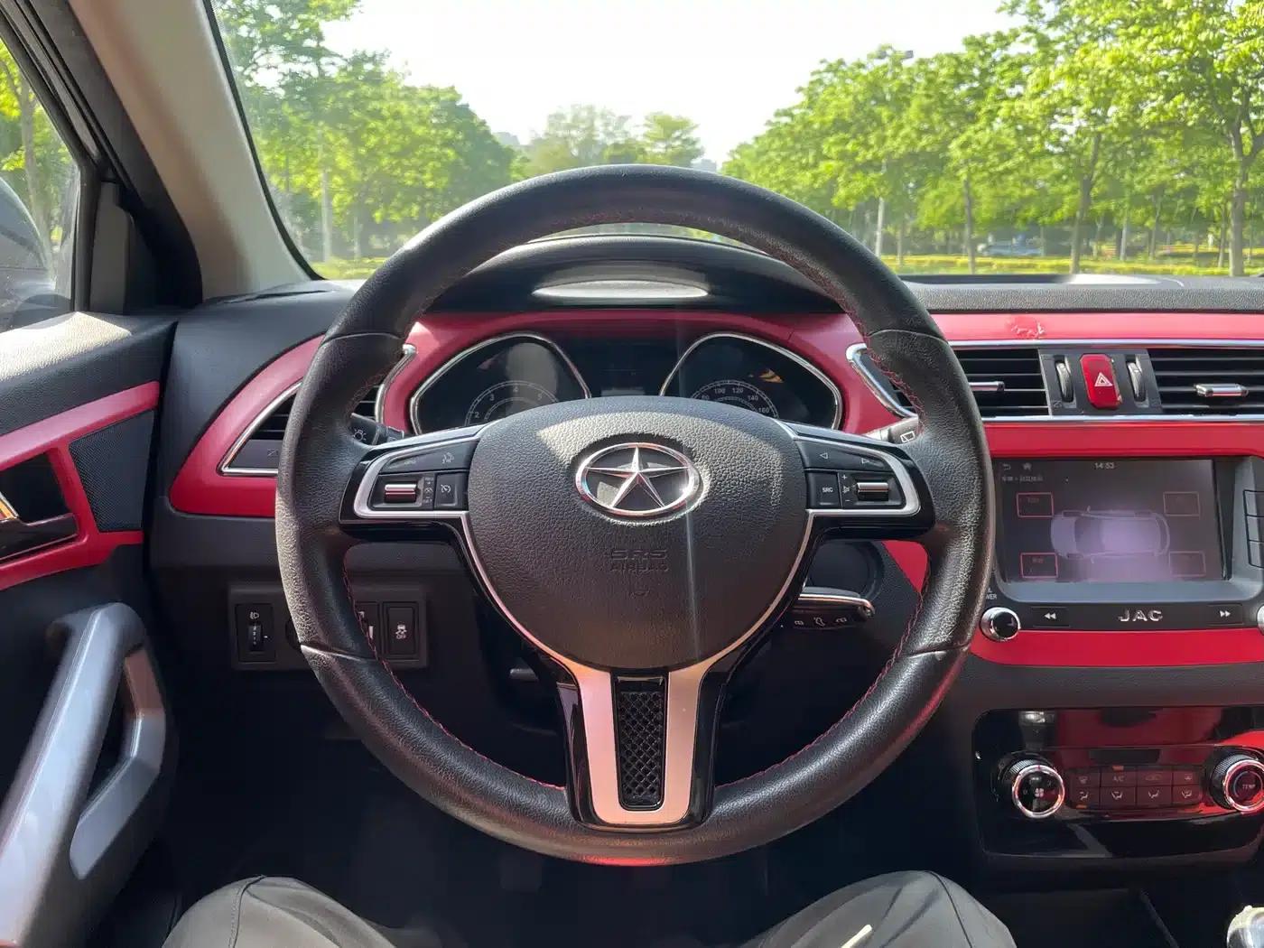 Refine S2 2016 1.5L Manual Deluxe Intelligent Two-Tone Edition — миниатюра 15