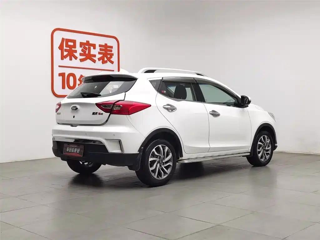 Refine S2 2017 1.5L Manual Deluxe Connected Edition — миниатюра 2