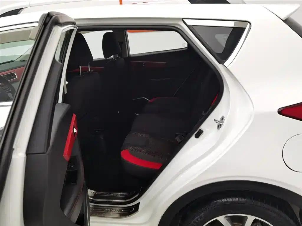 Refine S2 2017 1.5L Manual Deluxe Connected Edition — миниатюра 15