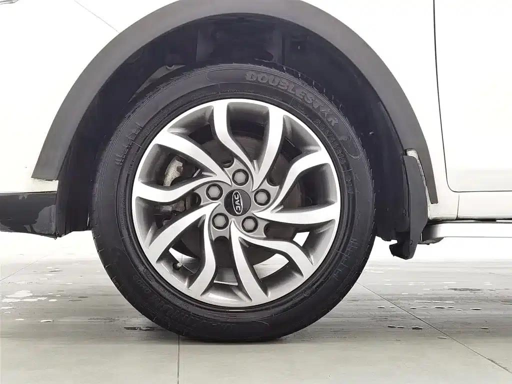 Refine S2 2017 1.5L Manual Deluxe Connected Edition — миниатюра 17